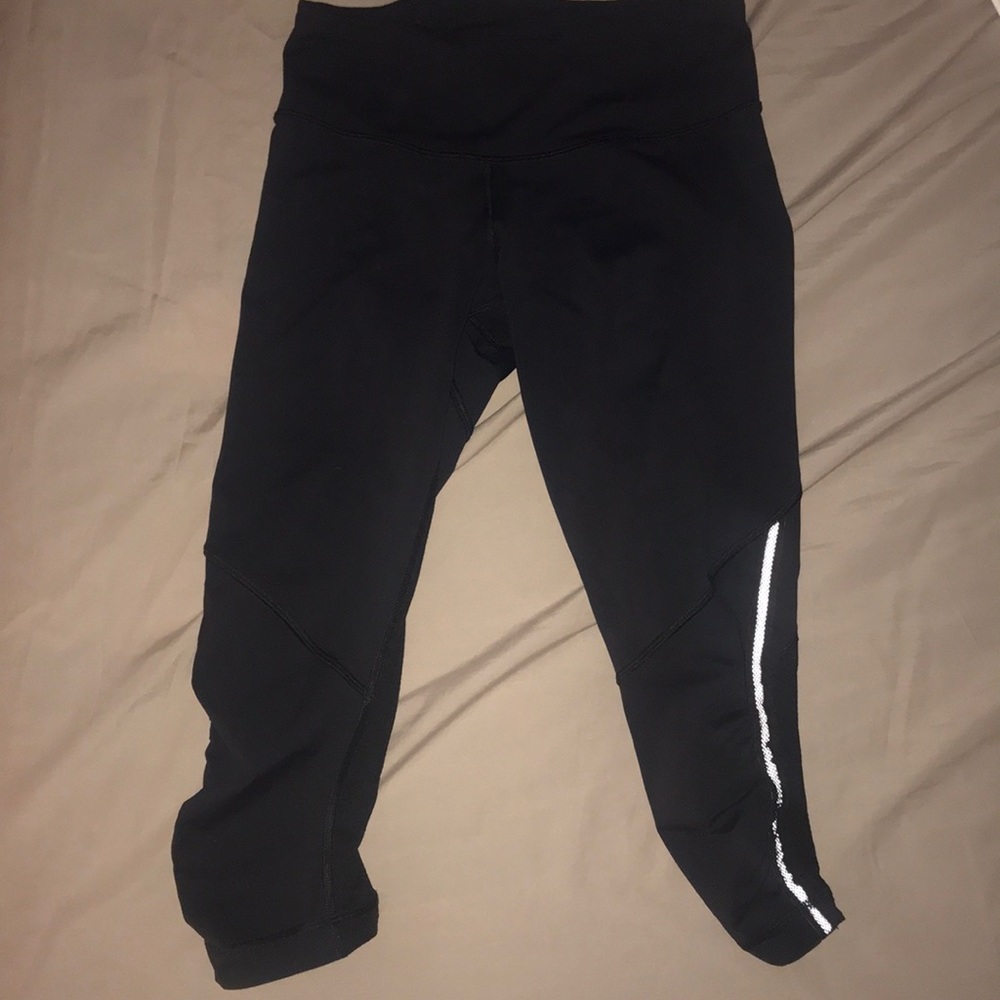 EUC Lululemon cropped pants